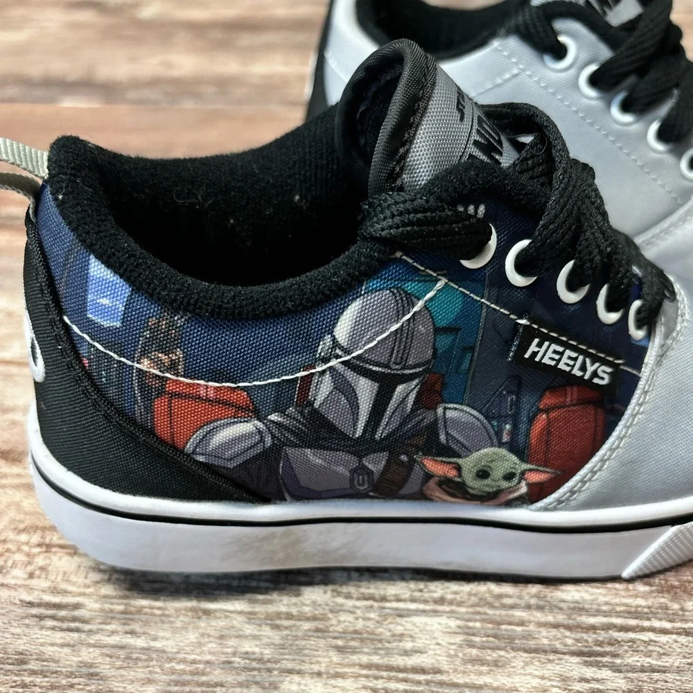 Heelys | LIKE NEW! EUC Star Wars Mandalorian Skate Shoes, Size 1 (Youth)